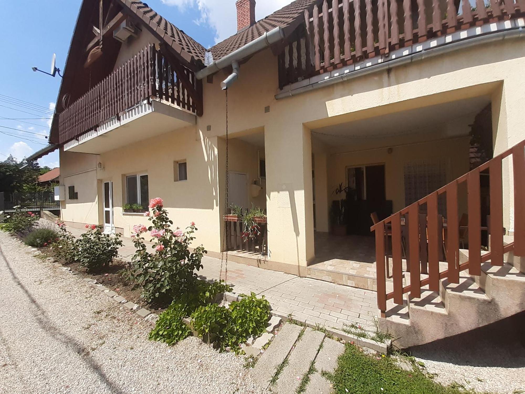 Livi Apartman Merevfalu Kerti Medencevel Fonyód Екстериор снимка